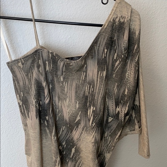 Off The Shoulder Top - Picture 1 of 7
